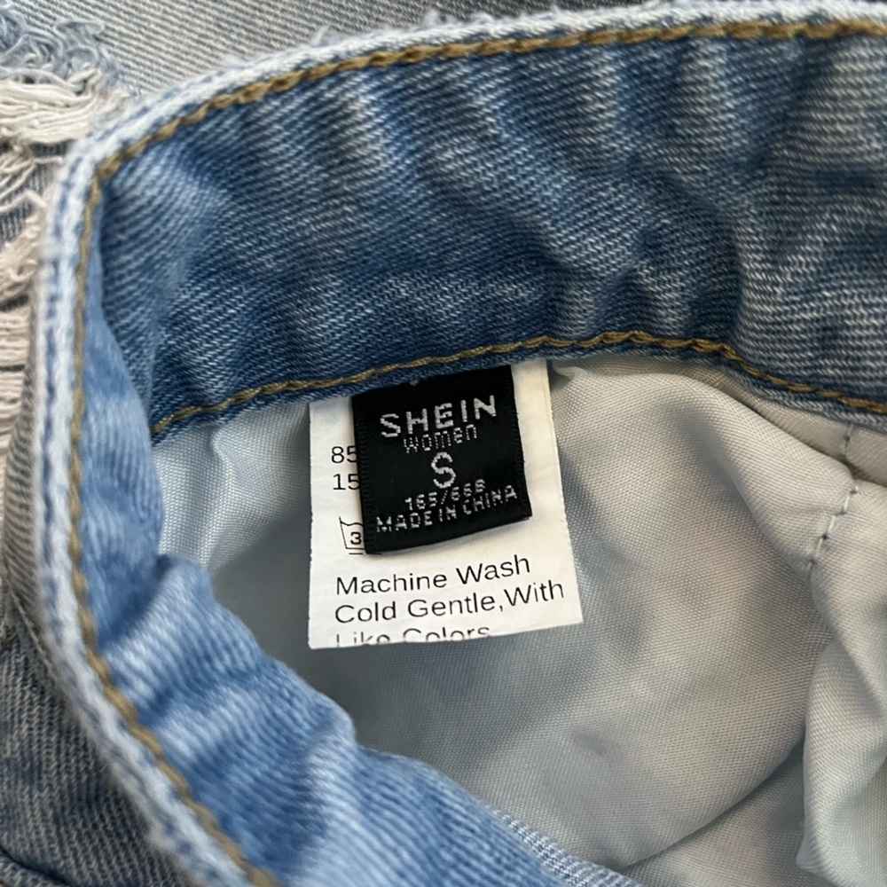 DISTRESSED DENIM - Picture 3 of 3